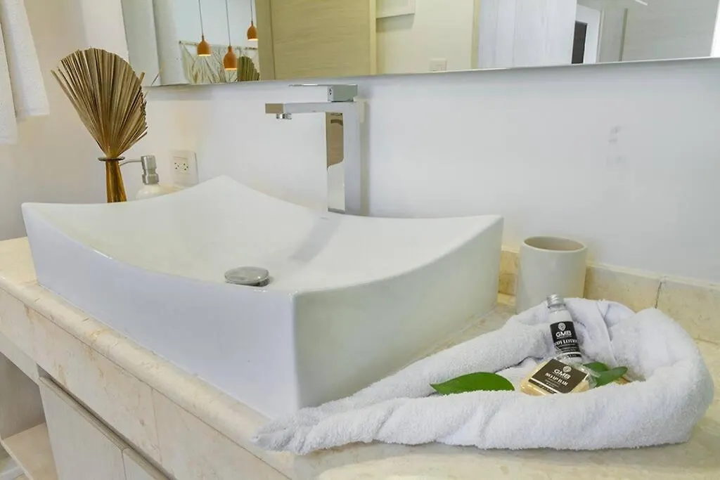 2 Bedroom Apartment + Private Pool And Roof Top Terrace トゥルム 0*,  メキシコ